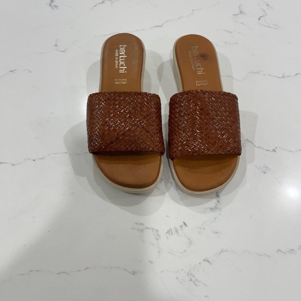 BERTUCHI Women's brown leather sandals size 10.5/41